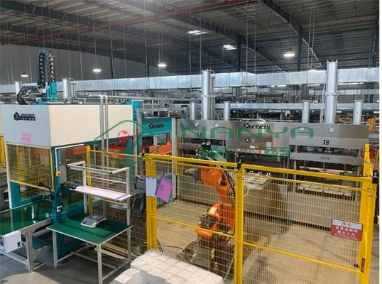Volledig automatische vormmachine voor het gieten van suikerrietpulp met een groot vermogen 6000 stuks/uur