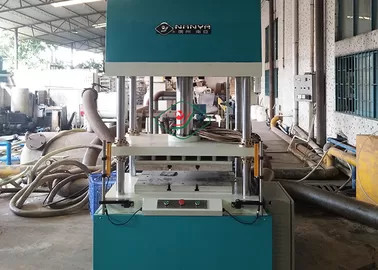 Heet - Drukkend Vormend de Vormende Machine van de Papierpulp voor Industriële Verpakkingsdienbladen