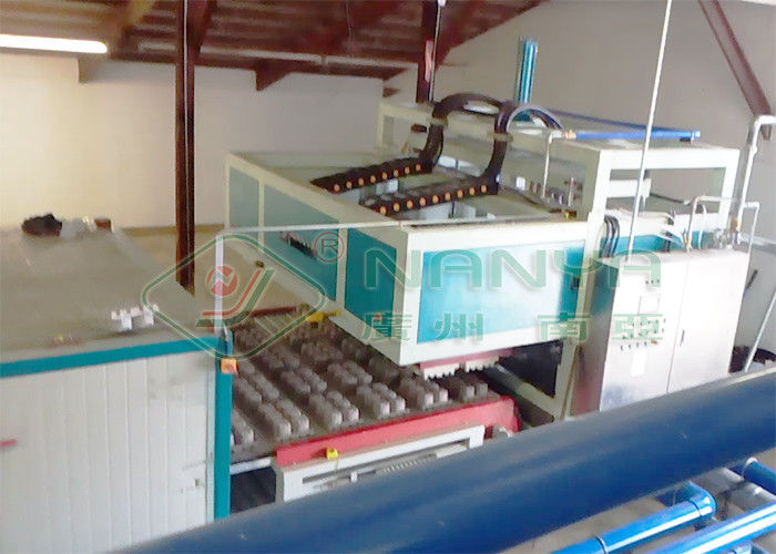 Volautomatische pulpvormmachine voor interne industriële elektronicaverpakkingen/ Pulp industriële verpakkingsmachine