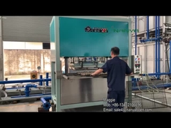 Halfautomatische machine voor eierenbakken